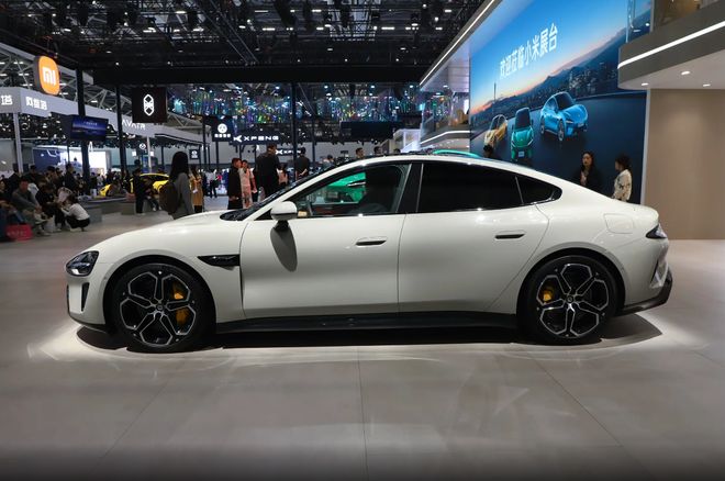 奥迪E5 Sportback对比小米SU7不朽情缘游戏传统德系与新势力品牌的直接碰撞(图10) 奥迪E5 Sportback对比小米SU7不朽情缘游戏传统德系与新势力品牌的直接碰撞(图10)