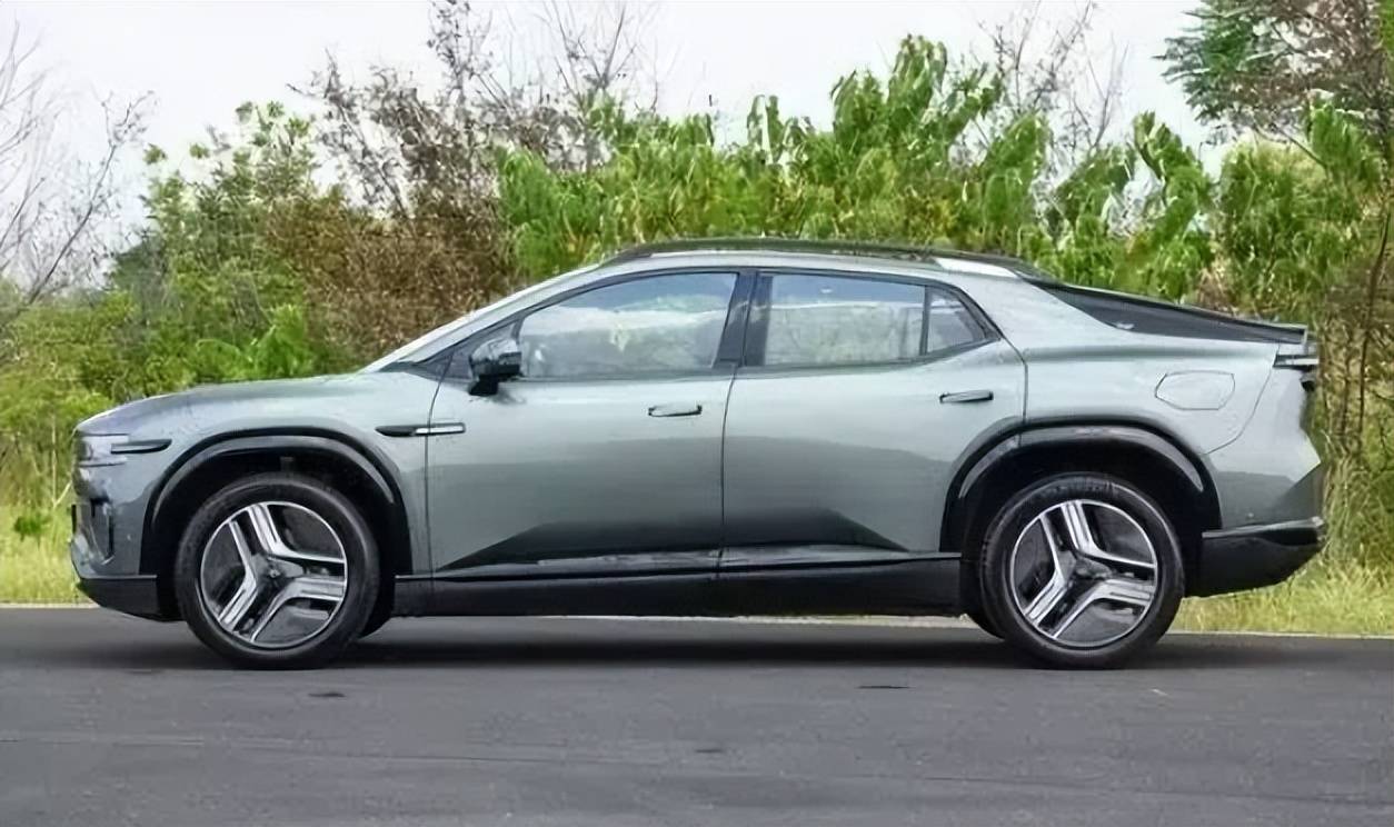 双人床长安启源E07露营出行好搭档MG不朽情缘6kW对外放电+后排(图4)